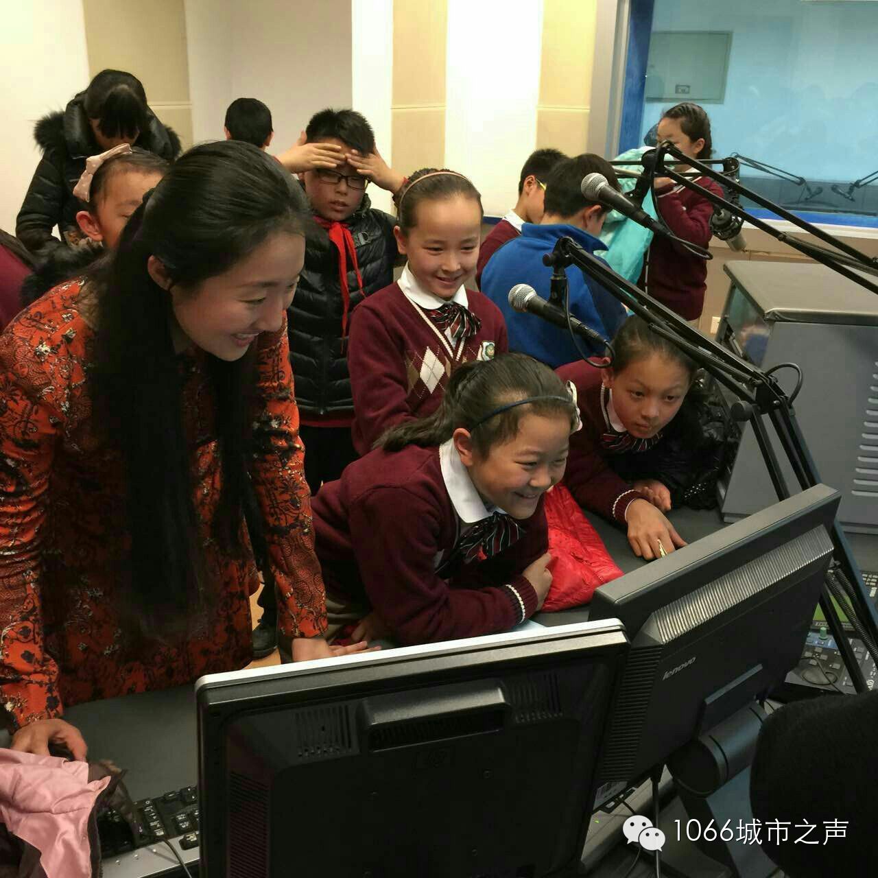 “好激動，好激動”！天天上學(xué)、放學(xué)都從廣播大廈經(jīng)過，今天終于進(jìn)來了！