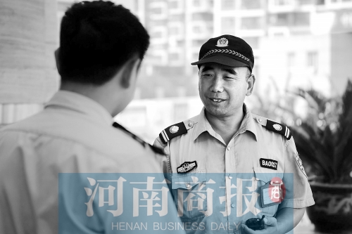 現(xiàn)在的劉阿春，在鄭州一家酒店當(dāng)保安經(jīng)理