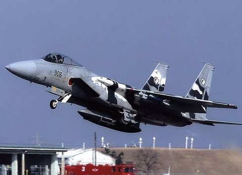 資料圖：日本空軍自衛(wèi)隊F15戰(zhàn)機(jī)。