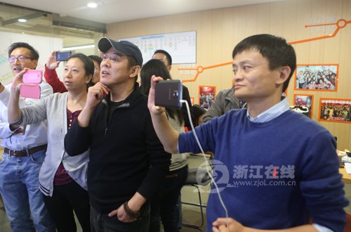 李連杰現(xiàn)身阿里巴巴，助陣雙十一。