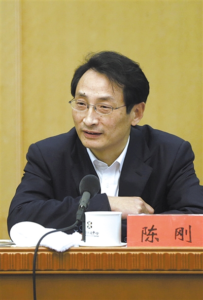 昨日，北京市人大代表、北京市副市長陳剛參與豐臺(tái)團(tuán)小組討論。 新京報(bào)記者 浦峰 攝