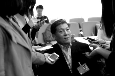昨天，北京市高院院長慕平接受媒體采訪。京華時報記者張斌攝