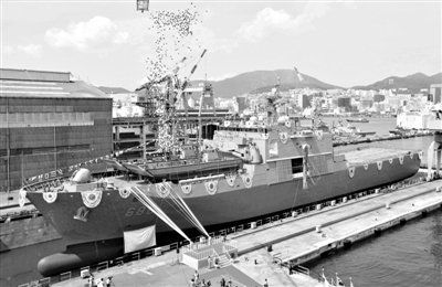 9月11日，韓國(guó)釜山，韓國(guó)海軍新一代登陸艦“天王峰”號(hào)舉行了下水儀式。