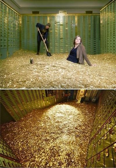 瑞典網(wǎng)店推出“金錢浴”，800萬(wàn)枚硬幣堆成金“浴池”。