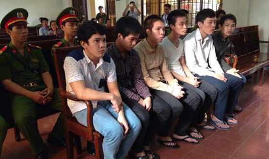 　12月3日，越南邊和市人民法院判處參與反華騷亂的6名罪犯1年至2年6個月不等的有期徒刑。
