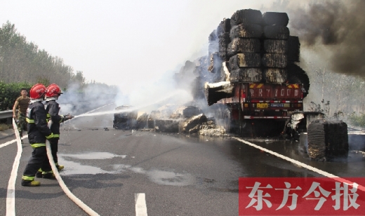 水槍、釘耙、挖掘機(jī) 5小時降服“火”車