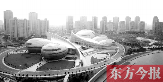 隨著鄭州經(jīng)濟(jì)的發(fā)展，鄭州的城市建設(shè)也煥發(fā)出勃勃生機