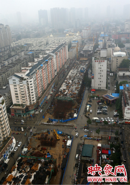 隴海路高架橋已雛形顯現(xiàn)。