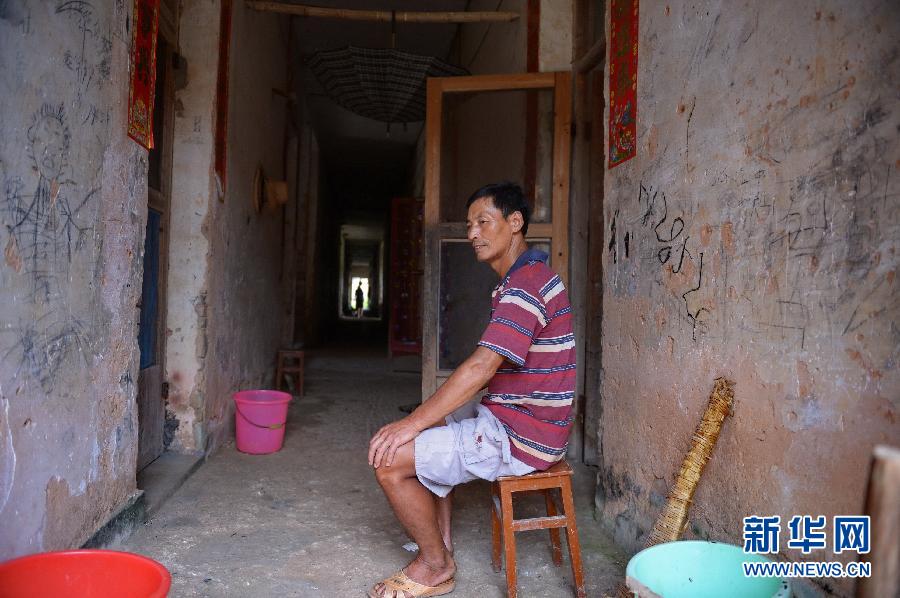農(nóng)場棚戶區(qū)的最后留守家庭：留下的是回憶，迎來的是幸福