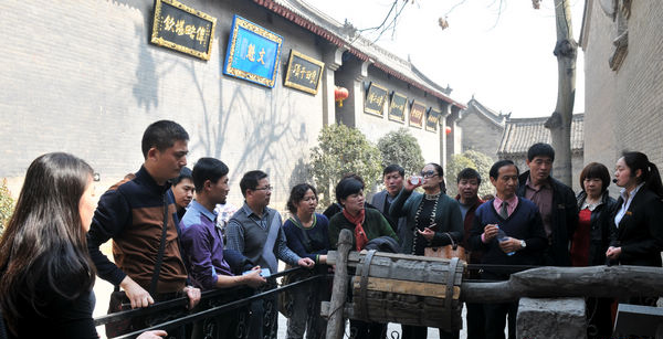 康百萬莊園、杜甫故里景區(qū)迎江蘇旅游踩線團