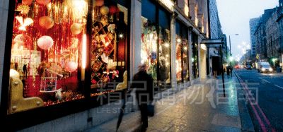 在圣誕節(jié),即使window shopping也很美好。