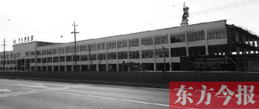 家居建材城已經(jīng)封頂，可耿莊村的安置房還未見蹤影。