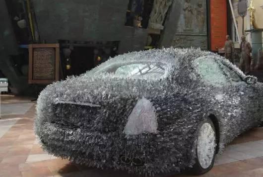 驚！車主用玻璃渣改裝瑪莎拉蒂