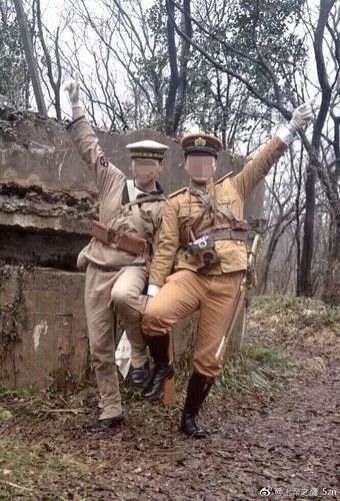 犯眾怒！兩男子抗日碉堡前扮日本兵拍照 警方介入