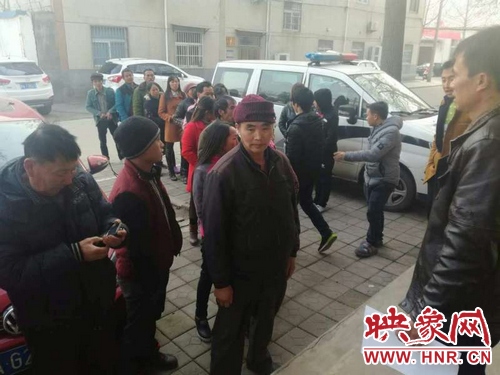 滎陽(yáng)78名貴州籍農(nóng)民工兄弟拿到工資回家啦！