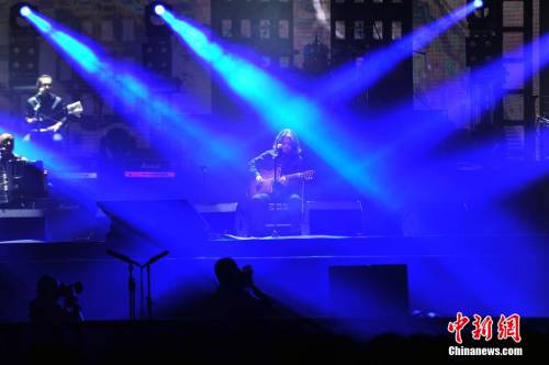 “搖滾女歌手”羅琦在京首開(kāi)個(gè)唱 “搖滾女歌手”羅琦在京首開(kāi)個(gè)唱