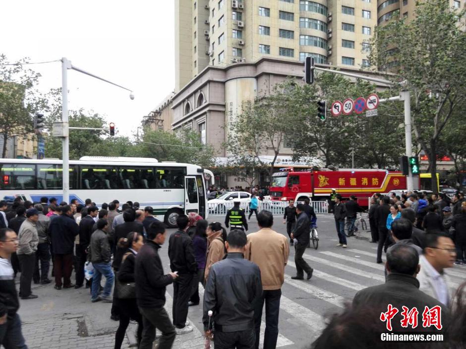 自治區(qū)和烏魯木齊市有關(guān)部門迅速處置，傷員已全部送往醫(yī)院救治。