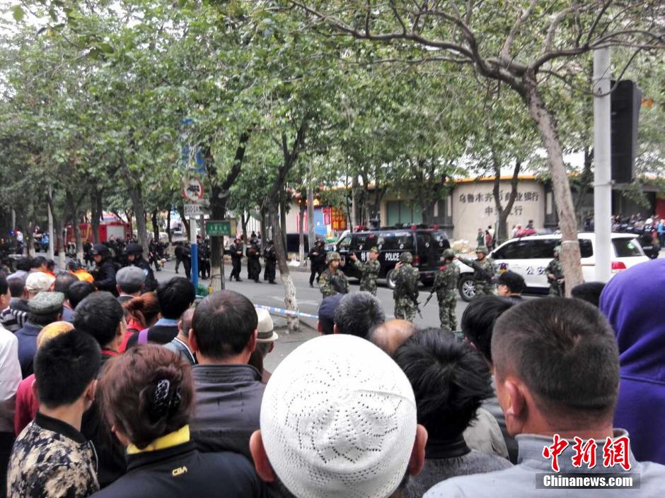 自治區(qū)和烏魯木齊市有關(guān)部門迅速處置，傷員已全部送往醫(yī)院救治。
