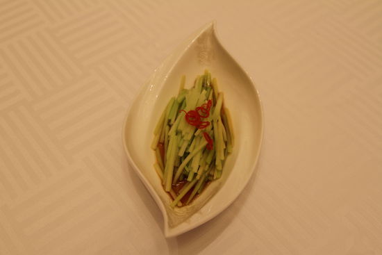 白灼翠芥蘭。 花惠生 供圖