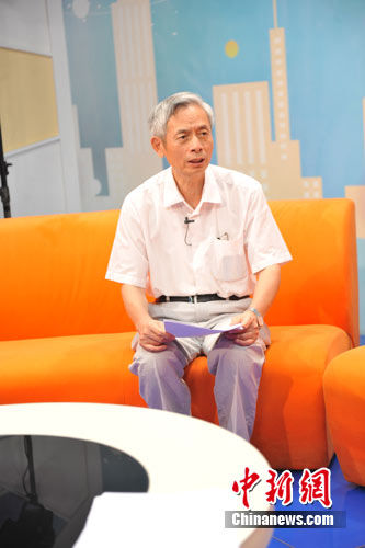中國(guó)房地產(chǎn)業(yè)協(xié)會(huì)名譽(yù)副會(huì)長(zhǎng)朱中一參加中新網(wǎng)房產(chǎn)頻道視頻訪談。