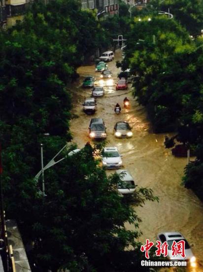 9月1日，受持續(xù)強降水影響，重慶巫溪縣遭受嚴重暴雨洪災。