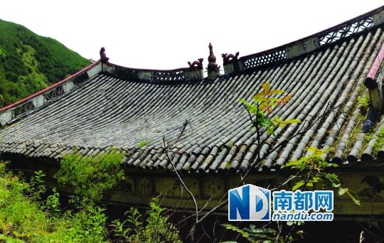 　照光寺在致歉微博中稱，該寺位于蒼山之上，年久失修，且沒有防火通道。