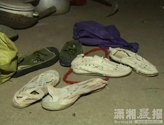 搬運工存5萬救命錢藏鞋里被偷 卸1噸水泥賺10元