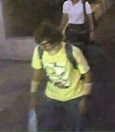 據(jù)泰國(guó)媒體報(bào)道，警方目前已鎖定曼谷17日爆炸嫌疑人。