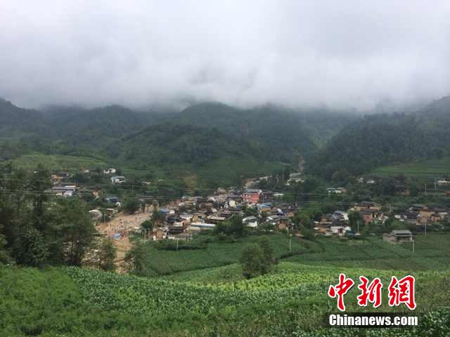 7月28日,云南省保山市隆陽(yáng)區(qū)瓦房鄉(xiāng)喜坪村上坪小組發(fā)生山洪災(zāi)害,造成3戶人家9人被沖走。