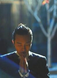 網(wǎng)傳李玉剛“出家”的照片。