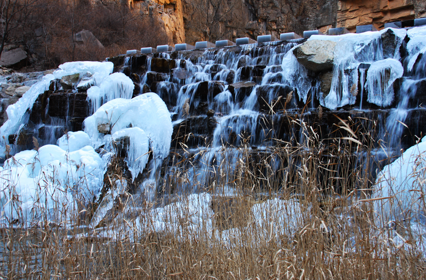 冬天來通天峽看冰掛吧!景區(qū)門票半價優(yōu)惠哦。