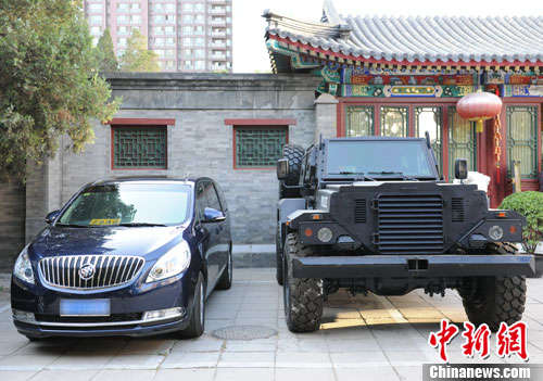 輕型聯(lián)合越野戰(zhàn)力與別克GL8商務(wù)MPV車對比。張龍云攝