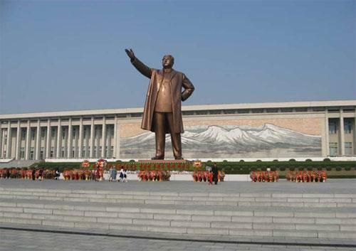 韓國(guó)稱(chēng)或利用導(dǎo)彈對(duì)平壤等大城市的金日成、金正日銅像進(jìn)行精密打擊