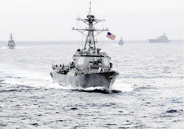 美軍艦非法進入中國海域為哪般？