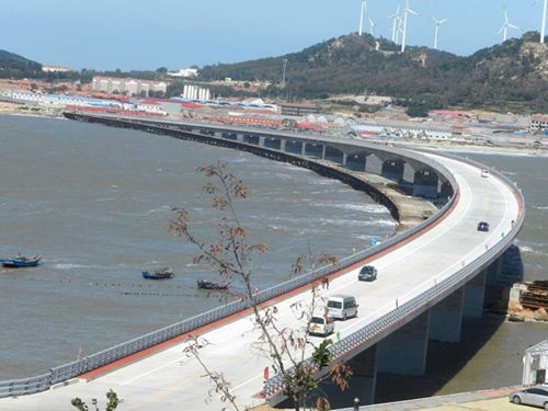 山東首座海島跨海大橋建成通車。（資料圖）